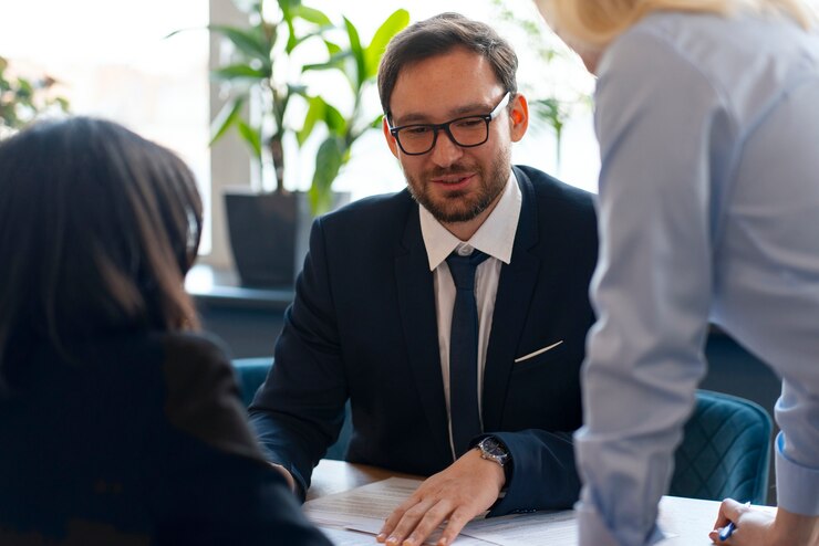 Correspondência jurídica fortalece networking, que é essencial no início de carreira