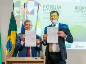 MEPhI e UFRJ assinam acordo durante o BRICS+