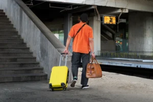 Essa política carrega em si uma presunção perigosa: a de que o poder público pode definir quem pertence à cidade e quem deve ser afastado dela