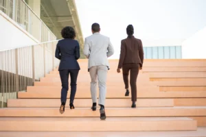 Num mundo em que os robôs já sabem fazer quase tudo, a única vantagem competitiva verdadeiramente humana é a capacidade de escolher o certo mesmo quando ninguém exige isso