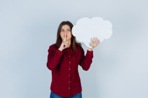 Falar menos é dar espaço para pensar melhor. Pensar melhor é o que diferencia quem reage de quem lidera.