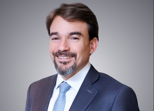 Felipe Monnerat lidera a área de Direito das Telecomunicações e possui atuação consolidada em Direito Constitucional