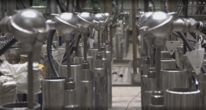 Equipamentos industriais em instalação nuclear representam projeto da Rosatom para reciclagem de combustível nuclear usado e ciclo fechado do combustível