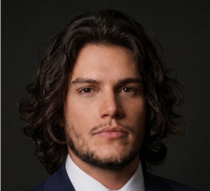 Thiago reúne sólida atuação em consultoria jurídica voltada a projetos de infraestrutura